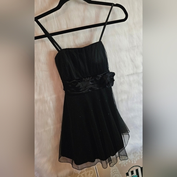 New Bell Girls Black Rose Formal A-Line Dress w/ Crinoline - Picture 2 of 10